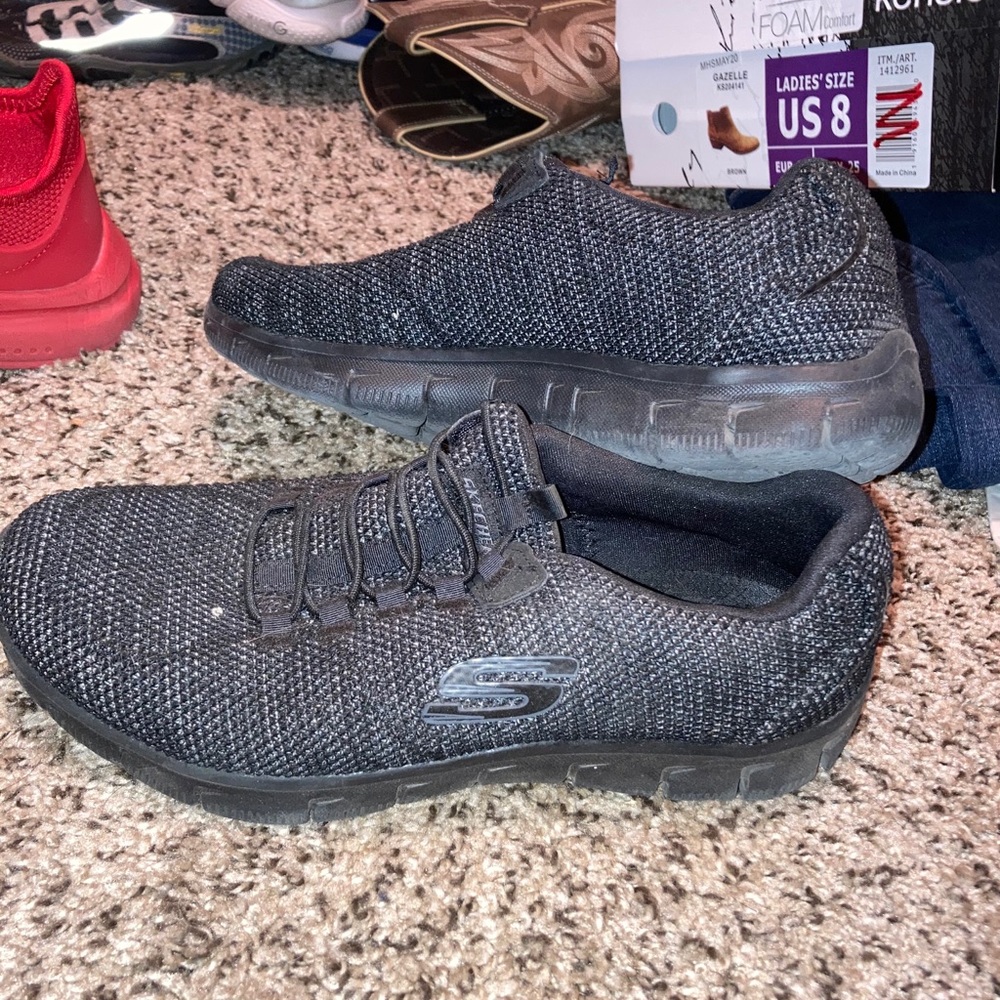 Sketchers shoes